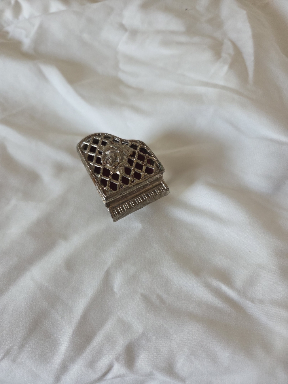 Vintage Silver Metal Filigree Grand Piano Ring Trinket Box Red Velvet